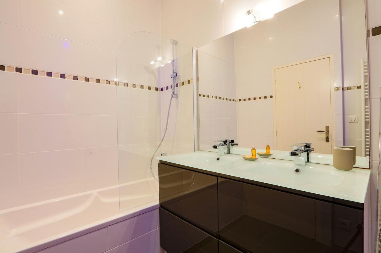 Duplex Joliment Decore Et Sa Cour Ensoleillee Saint-Martin-de-Re Bagian luar foto