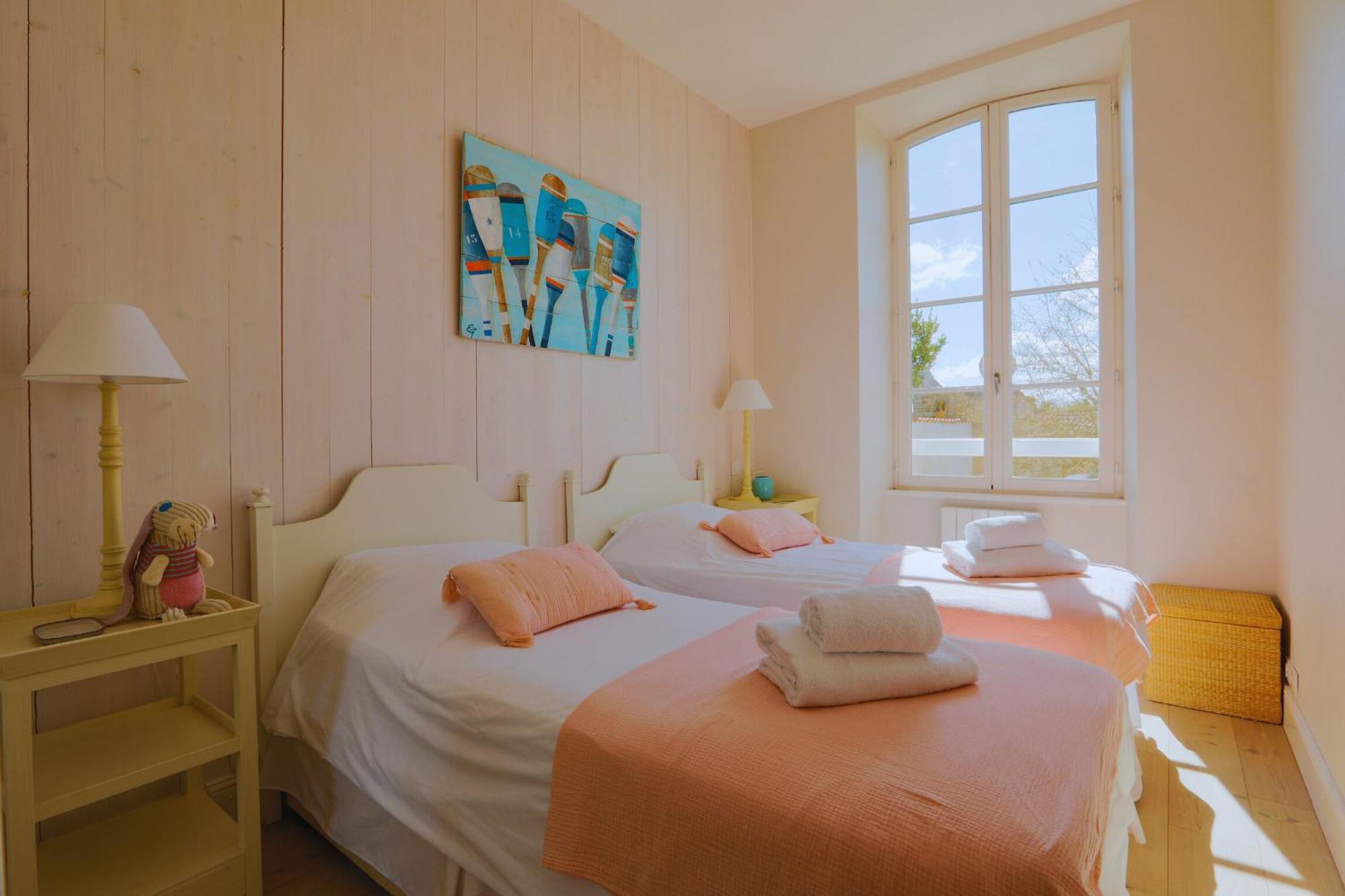 Duplex Joliment Decore Et Sa Cour Ensoleillee Saint-Martin-de-Re Bagian luar foto