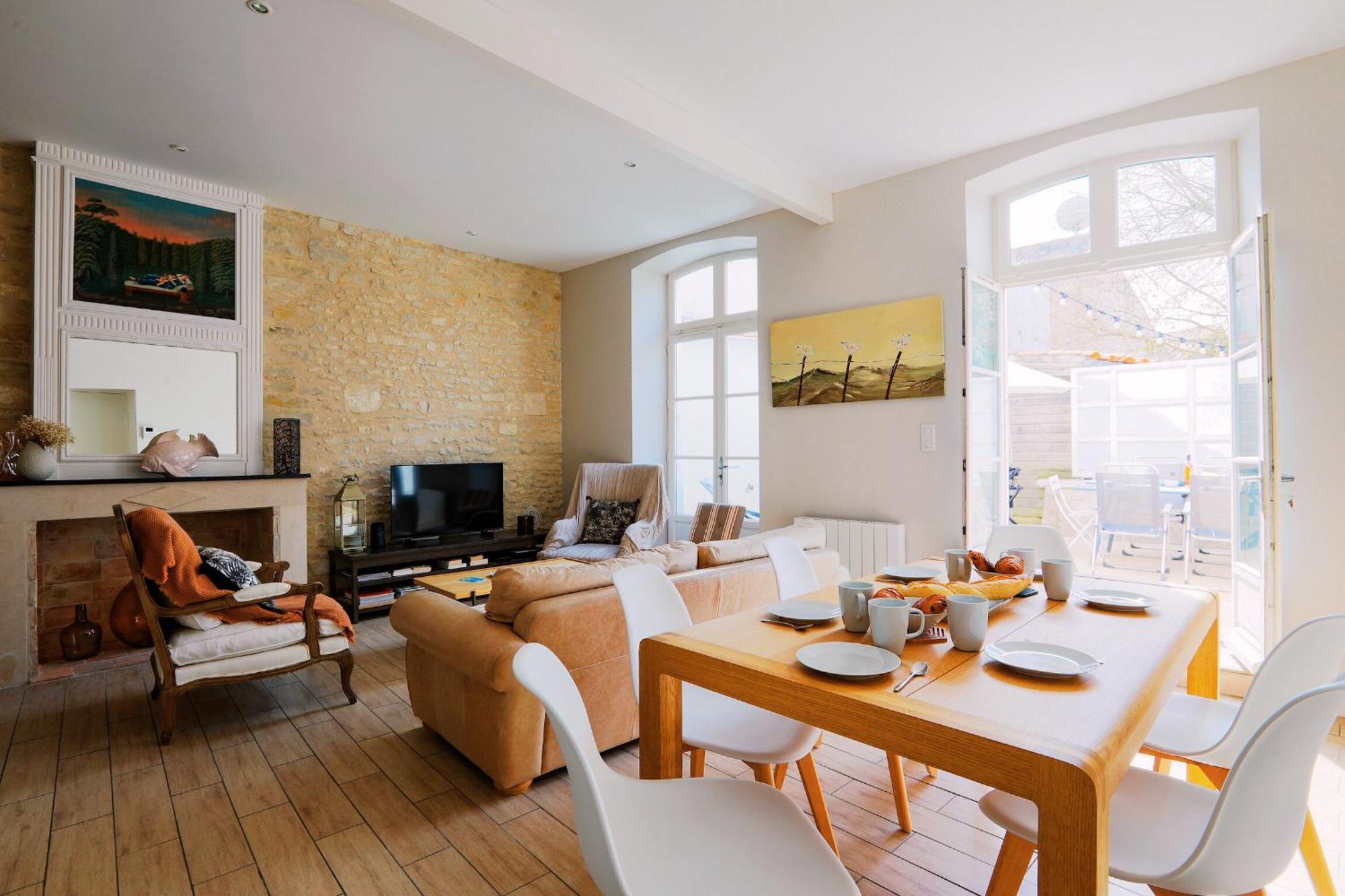 Duplex Joliment Decore Et Sa Cour Ensoleillee Saint-Martin-de-Re Bagian luar foto