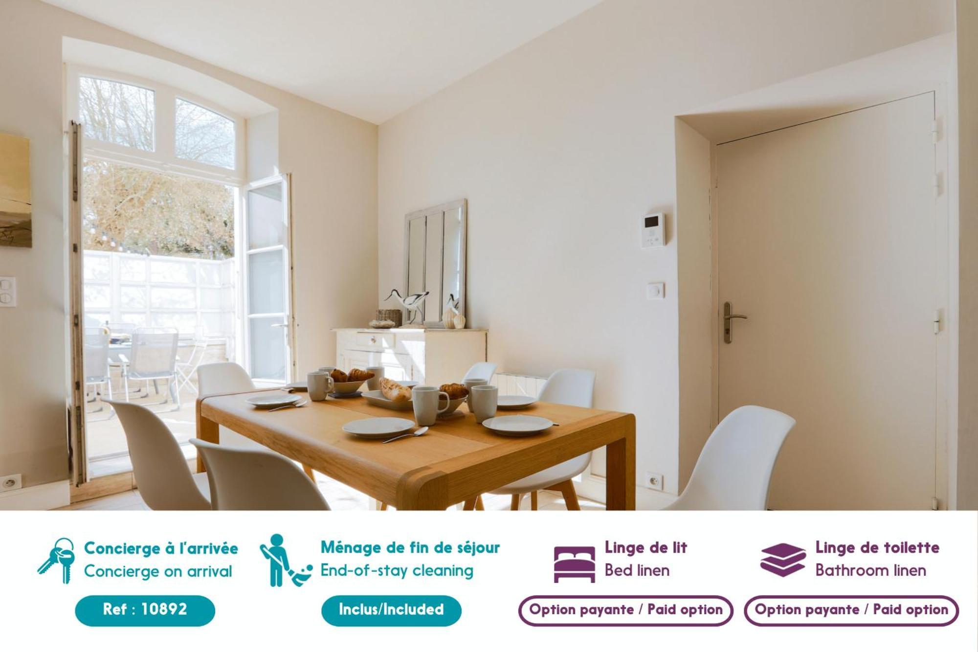 Duplex Joliment Decore Et Sa Cour Ensoleillee Saint-Martin-de-Re Bagian luar foto